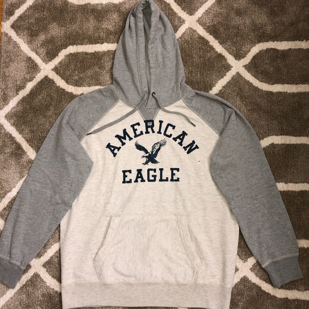 AE Men XL Gray Black Soft Fleece Hoodie Sweater